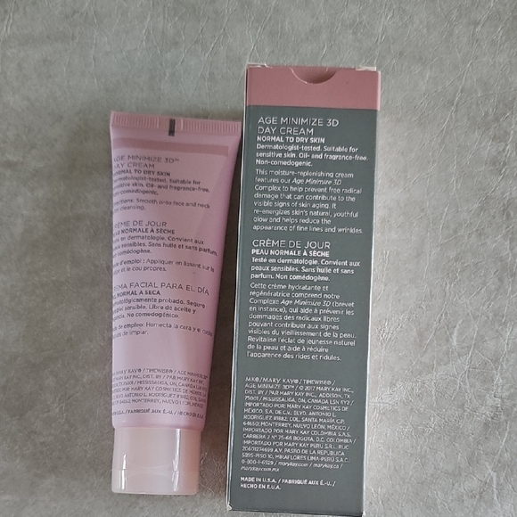 Mary Kay Timewise Age Minimize 3D Day Cream - Picture 5 of 7